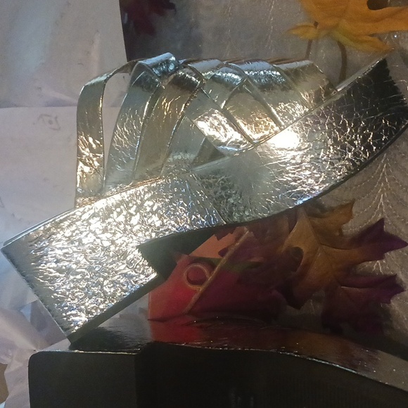 Women's shoes - Picture 3 of 4